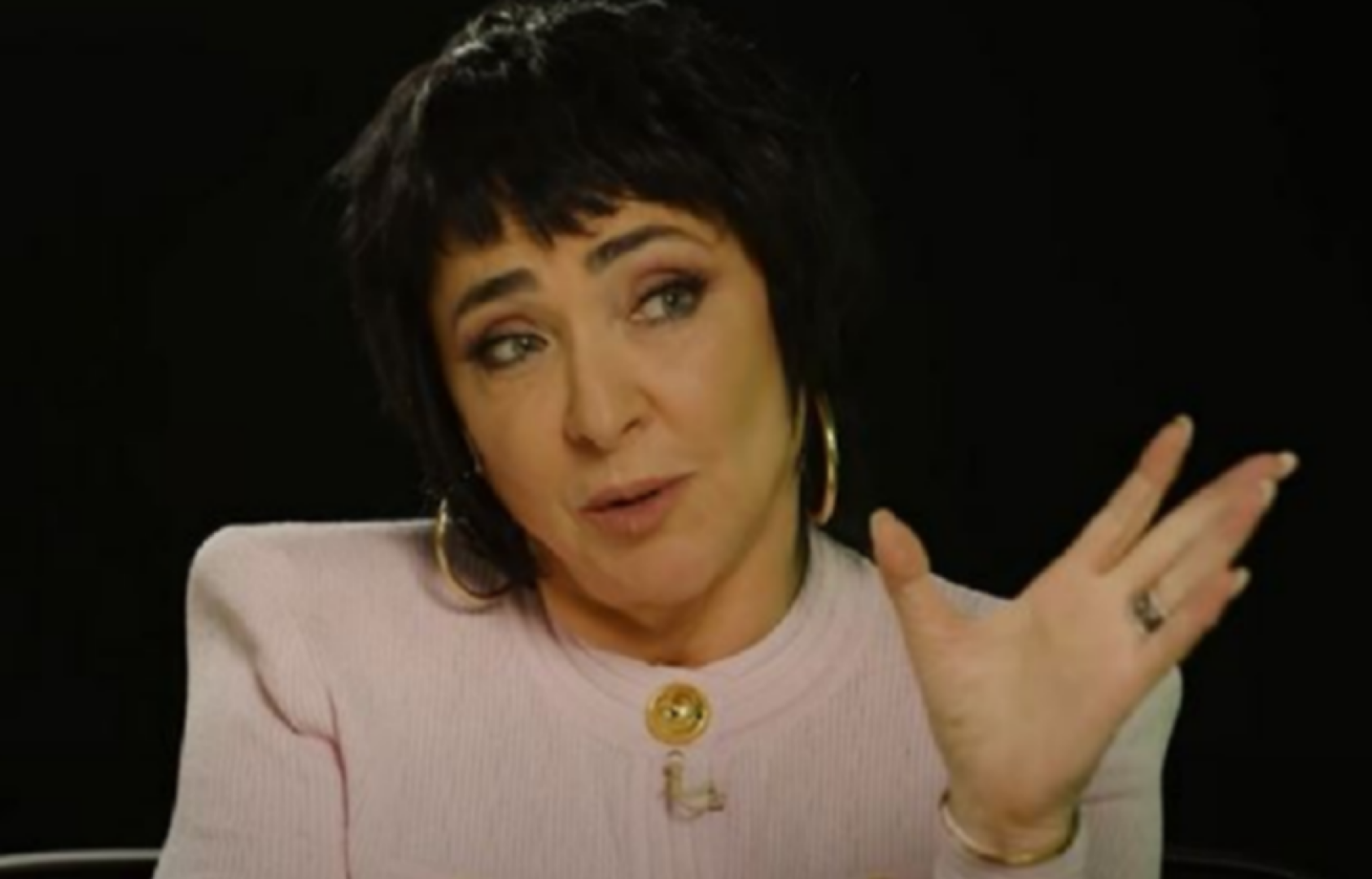голая домашнее лолитка Предал всех своих собратьев»: Лолита публично оскорбила Филиппа Киркорова